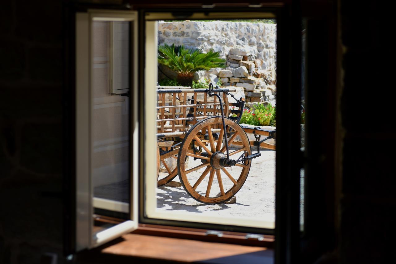 Villa Dub Kotor Luaran gambar